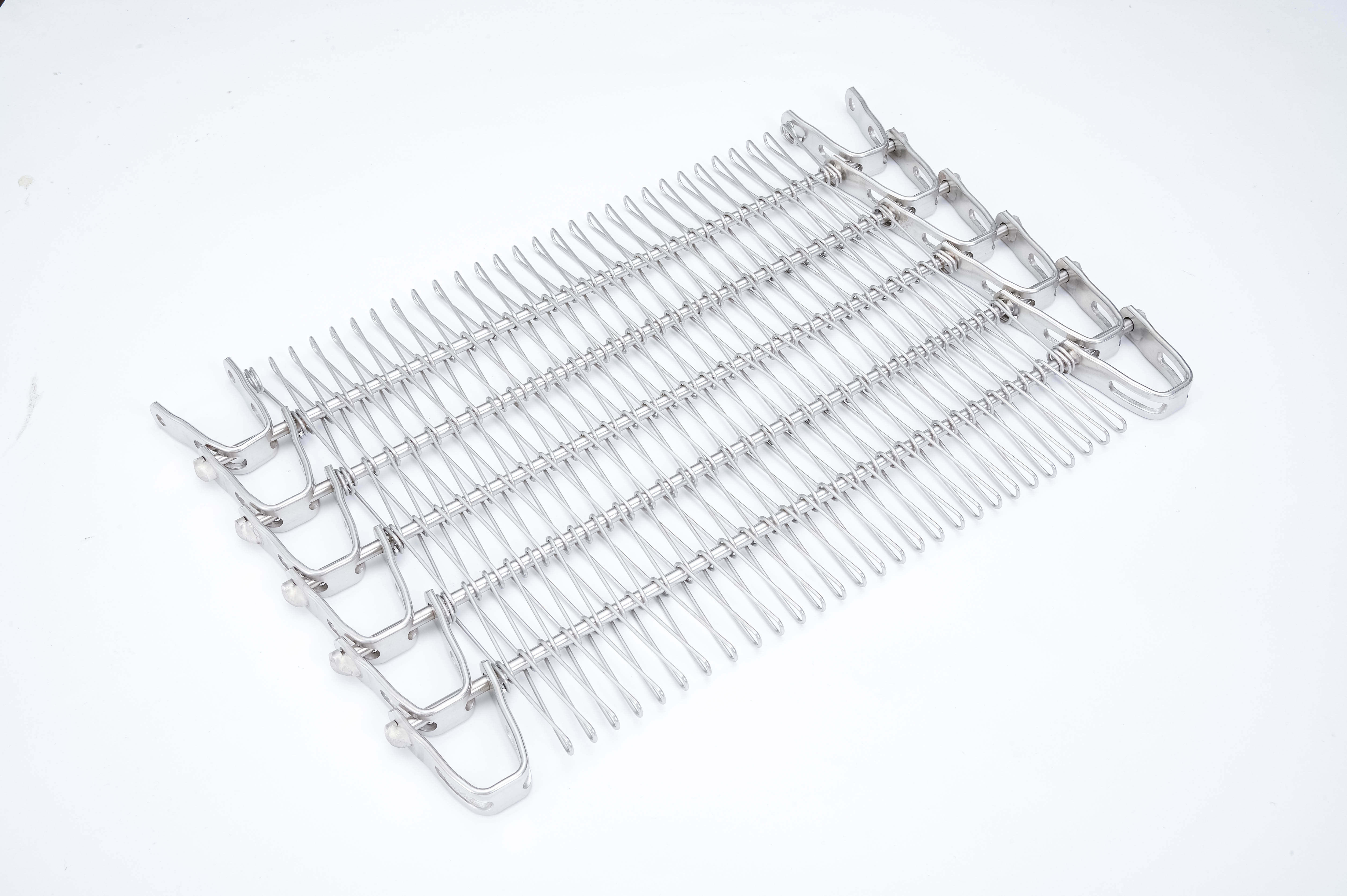 預制菜設(shè)備整合時代--金屬輸送網(wǎng)帶不斷升級打造未來工廠